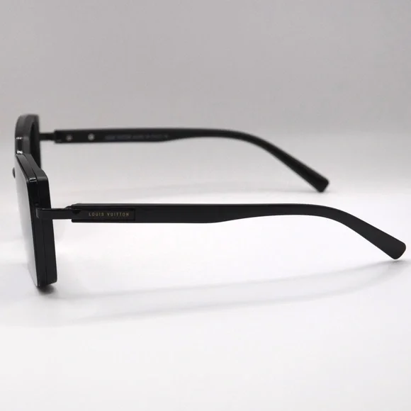 Louis Vuitton Women’s SunglassesBlack FramePurple-Grey GradientNew